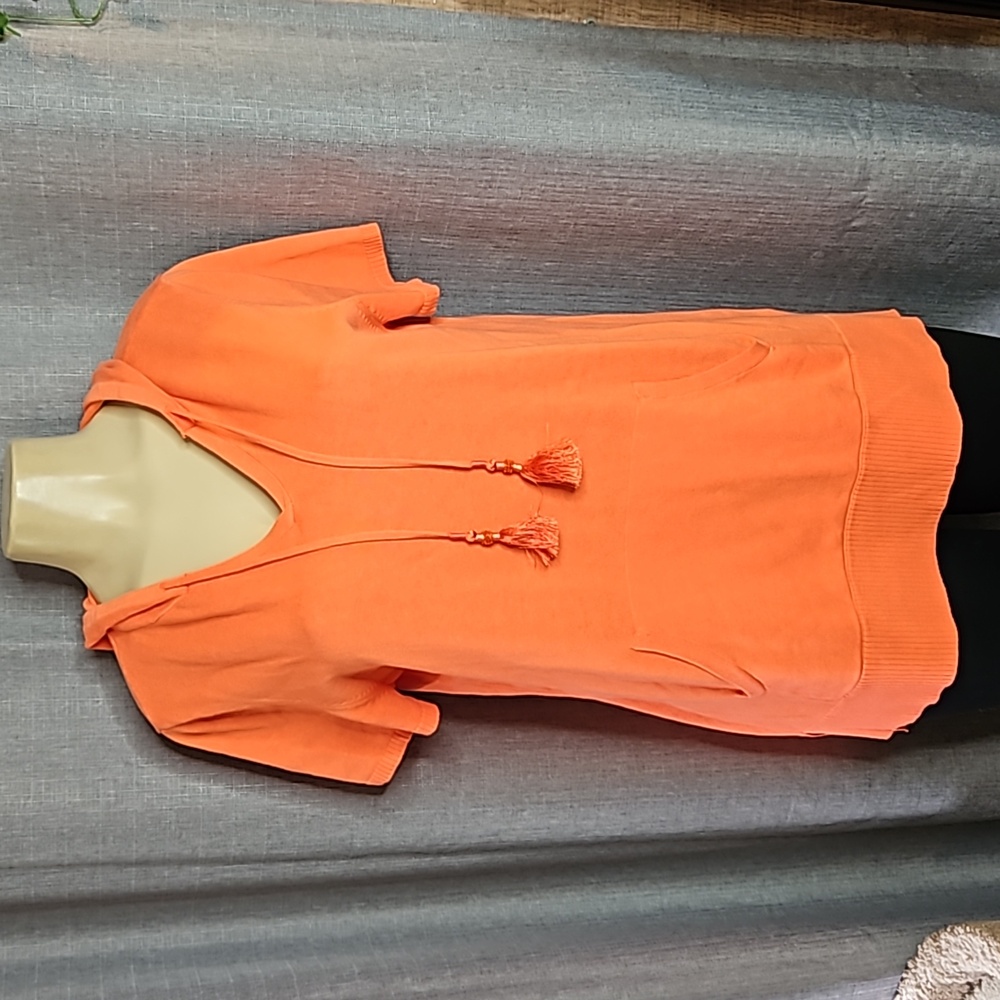 BELLE BY KIM GRAVER SS TUNIC SWEATER IN ORANGE/ TANGERINE SIZE MED